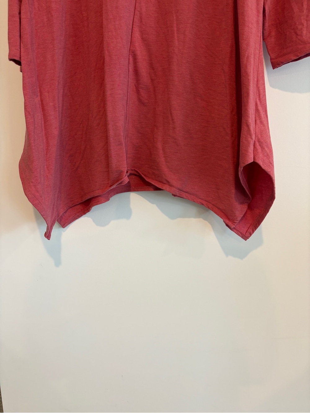 Garnet Hill Tencel Lyocell Sharkbite Hem V-Neck Tunic Top Coral Pink XL - Picture 3 of 8